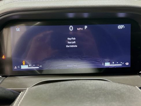 Used 2022 Jeep Grand Cherokee Overland RWD image 12