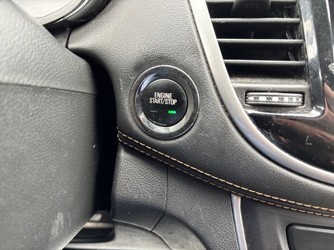 Used 2018 Chevrolet Trax LT w/ LT Convenience Package image 28