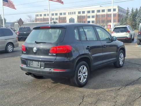 Used 2012 Volkswagen Tiguan S image 5