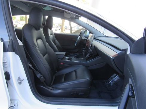 Used 2019 Tesla Model 3 Standard Range image 20
