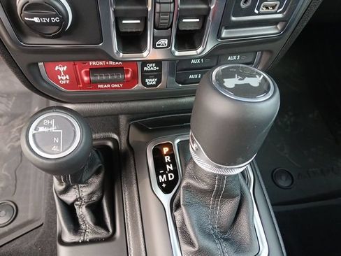 New 2026 Jeep Wrangler Unlimited Rubicon AWD/4WD image 24