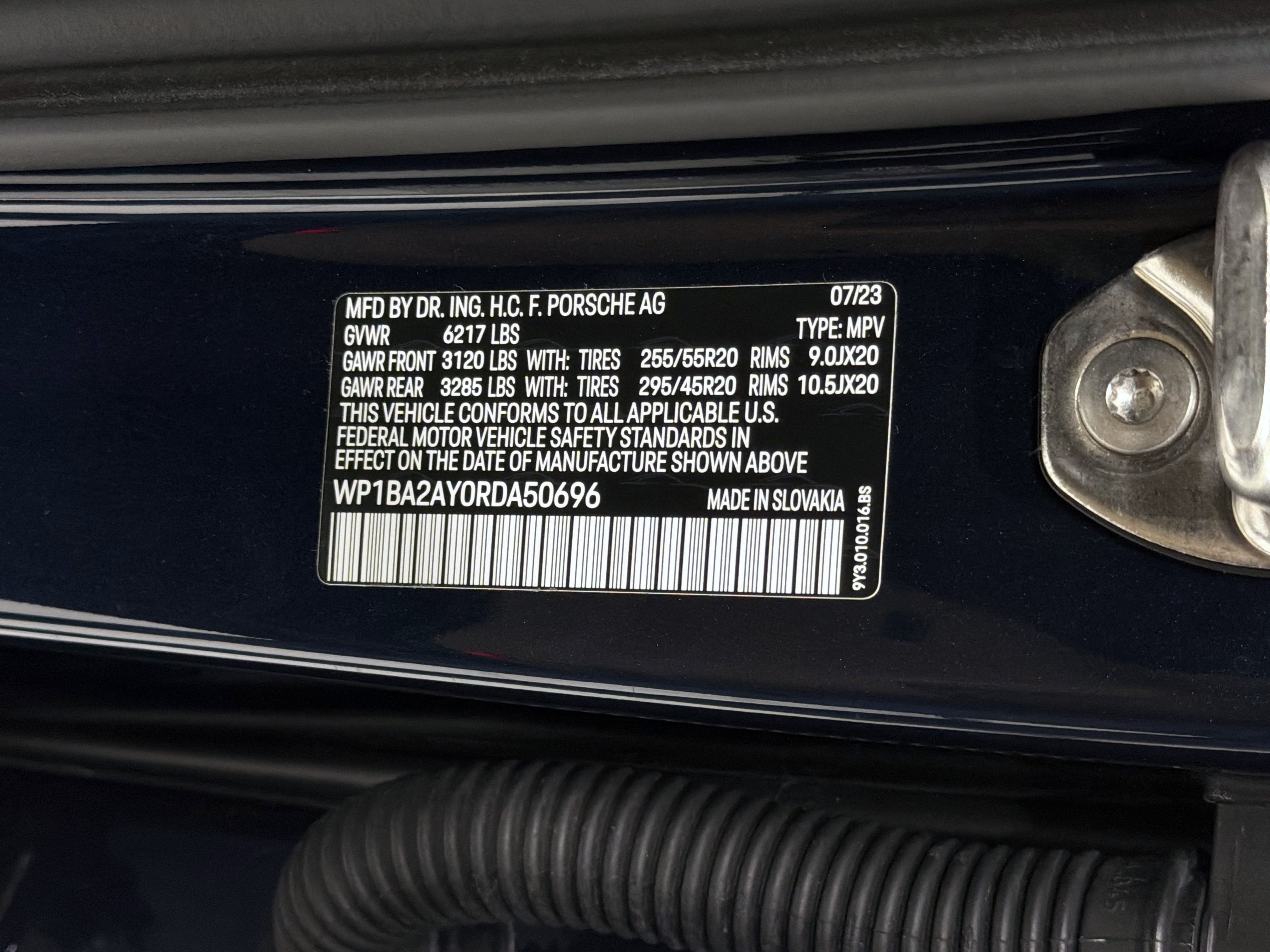 Certified 2024 Porsche Cayenne Coupe AWD/4WD image 55