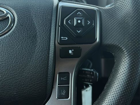 Used 2022 Toyota Tacoma SR5 w/ Technology Package image 15