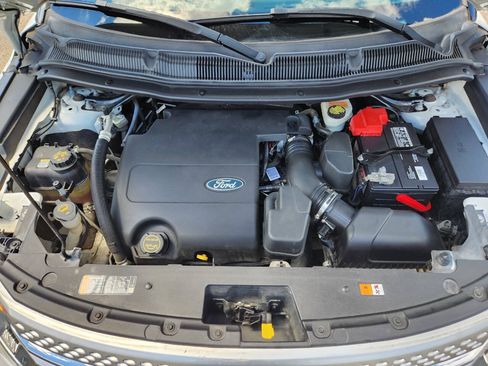 Used 2014 Ford Explorer XLT w/ Equipment Group 202A AWD/4WD image 29