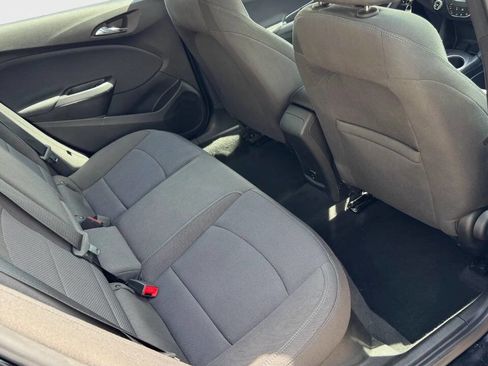 Used 2018 Chevrolet Cruze LT image 15