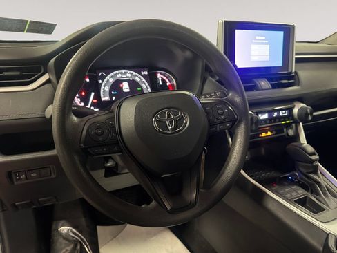 Used 2023 Toyota RAV4 LE AWD/4WD image 12