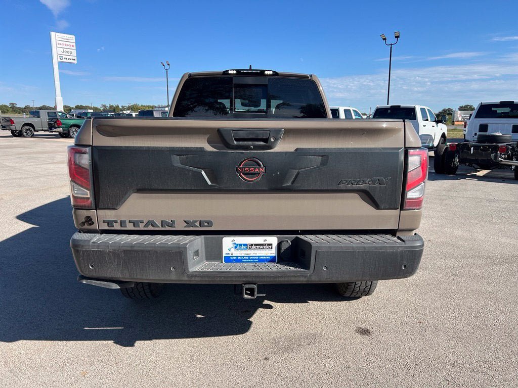 Used 2023 Nissan Titan PRO-4X AWD/4WD image 5
