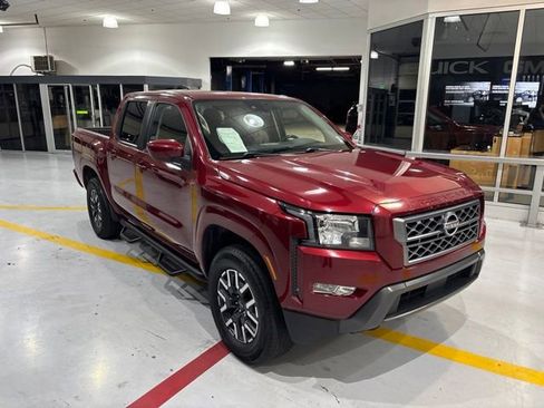 Used 2022 Nissan Frontier SV AWD/4WD image 4
