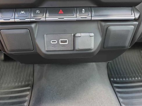 Used 2024 Chevrolet Silverado 1500 W/T w/ WT Value Package image 19