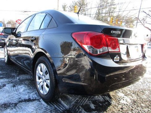 Used 2013 Chevrolet Cruze LS image 6
