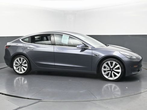 Used 2018 Tesla Model 3 Performance image 5