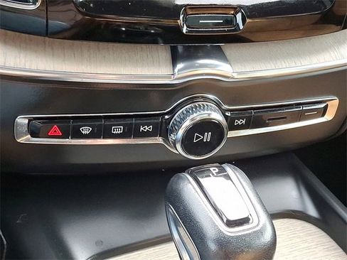 Used 2020 Volvo XC60 T5 Inscription image 16