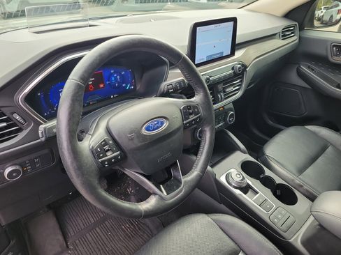 Used 2020 Ford Escape Titanium image 24