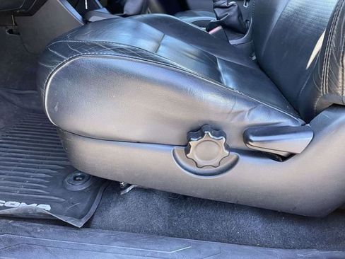 Used 2019 Toyota Tacoma TRD Sport w/ TRD Premium Sport Package image 21