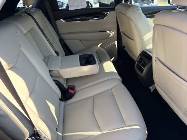 Used 2017 Cadillac XT5 FWD image 21