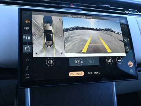 Used 2024 Land Rover Range Rover SE image 11