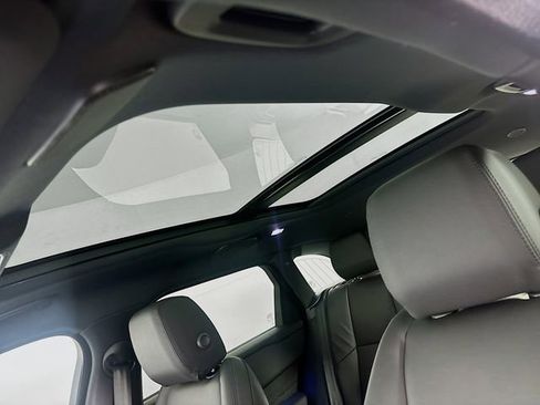 New 2026 Land Rover Range Rover Velar Dynamic SE image 13