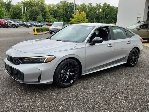 Used 2025 Honda Civic Sport image 3