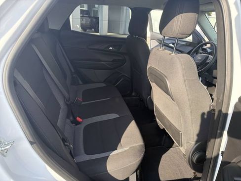 Used 2025 Chevrolet TrailBlazer LT AWD/4WD image 28