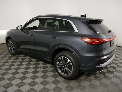 Used 2025 Audi Q5 Premium w/ Convenience Package AWD/4WD image 5