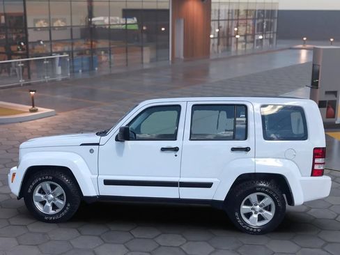 Used 2012 Jeep Liberty Sport AWD/4WD image 4