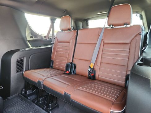 Used 2023 GMC Yukon XL Denali Ultimate w/ LPO, Floor Liner Package AWD/4WD image 11