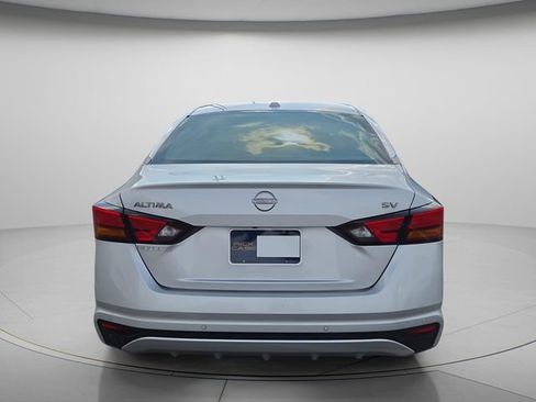 Used 2024 Nissan Altima 2.5 SV FWD image 5