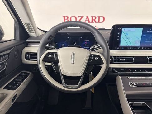 New 2025 Lincoln Aviator Premiere w/ Jet Appearance Package image 10