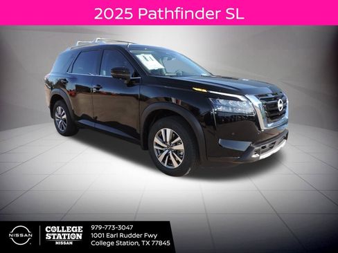 New 2025 Nissan Pathfinder SL image 1
