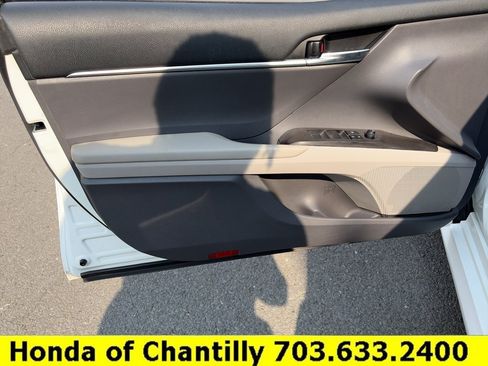 Used 2022 Toyota Camry LE FWD image 18