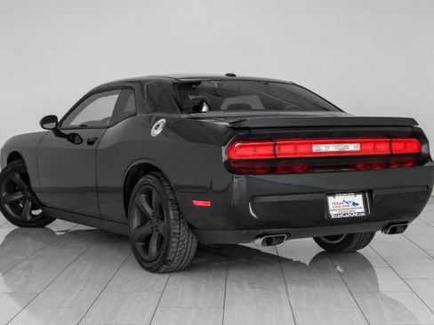 Used 2014 Dodge Challenger R/T image 7