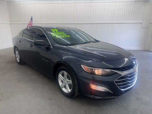 Used 2019 Chevrolet Malibu LS image 3