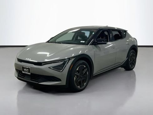 New 2026 Kia EV6 Light RWD image 3