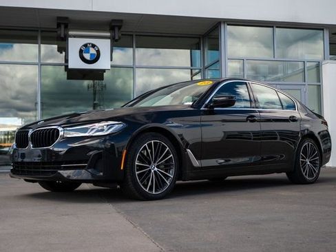 Used 2023 BMW 540i xDrive w/ Premium Package image 2