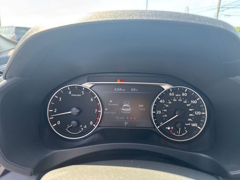 Used 2025 Nissan Altima 2.5 SV FWD image 13