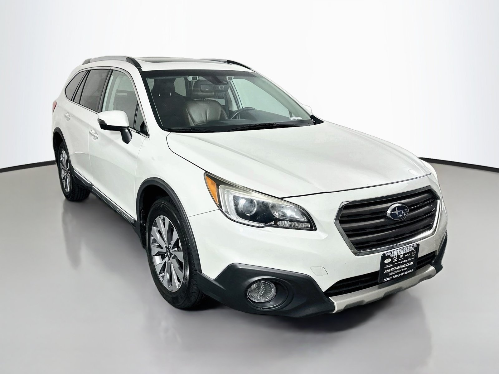 Used 2017 Subaru Outback 3.6R Touring w/ Popular Package #5A AWD/4WD image 1