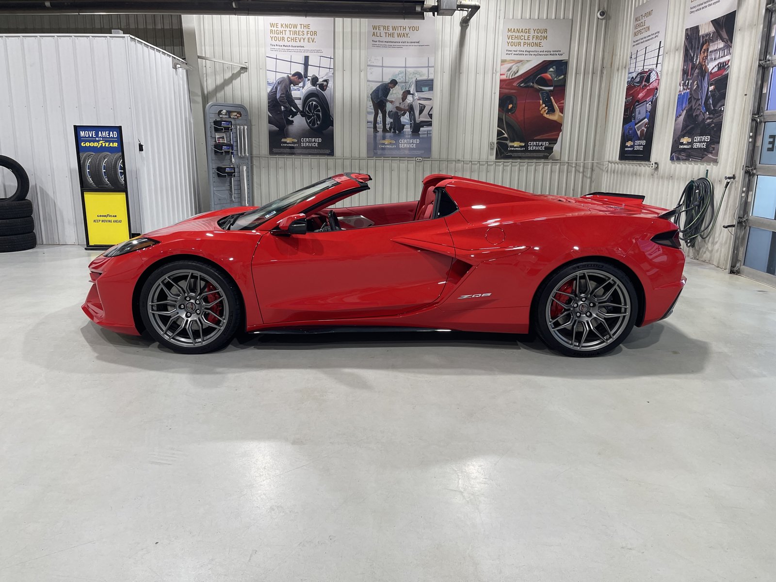 Used 2025 Chevrolet Corvette Z06 RWD image 5