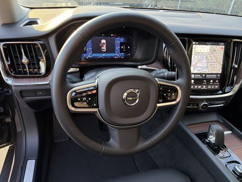 Certified 2025 Volvo V60 B5 Cross Country Plus image 18