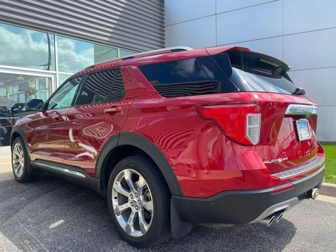 Used 2020 Ford Explorer Platinum w/ Premium Technology Package image 4