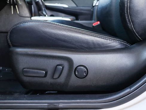 Used 2013 Toyota Camry SE image 19