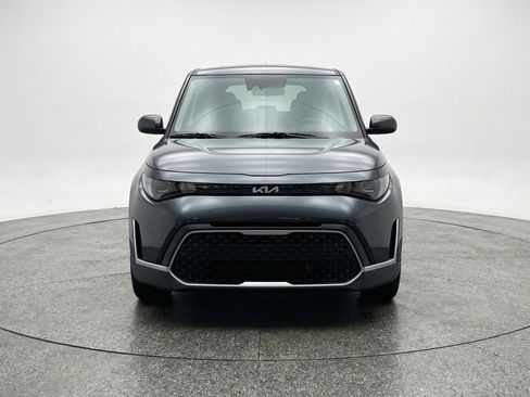 Used 2025 Kia Soul LX w/ LX Technology Package FWD image 2
