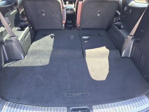 Used 2023 Kia Telluride SX AWD/4WD image 16