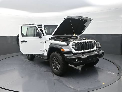 Used 2024 Jeep Wrangler Sport AWD/4WD image 28