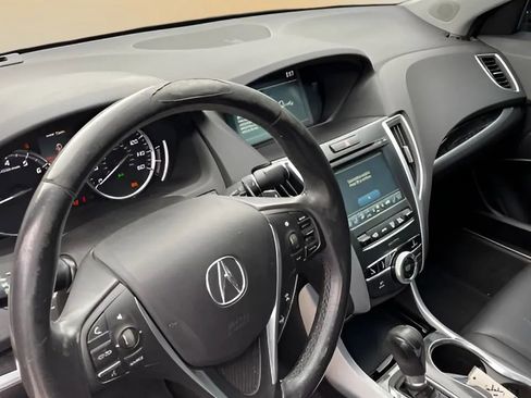 Used 2018 Acura TLX FWD image 16