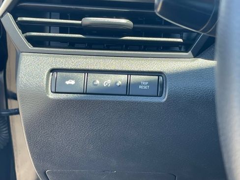 Used 2024 Nissan Altima 2.5 SV FWD image 19