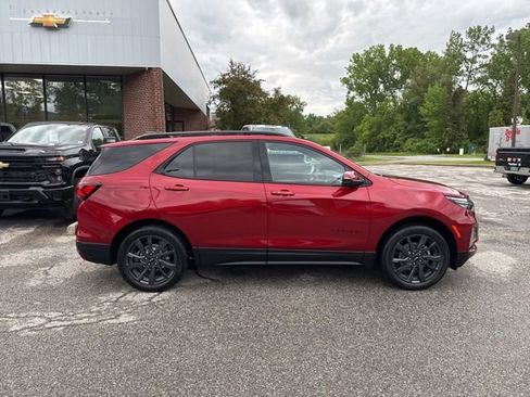 Used 2023 Chevrolet Equinox RS w/ RS Leather Package AWD/4WD image 9