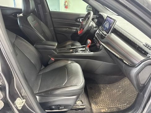 Used 2023 Jeep Compass Trailhawk w/ Trailhawk Elite Group AWD/4WD image 26
