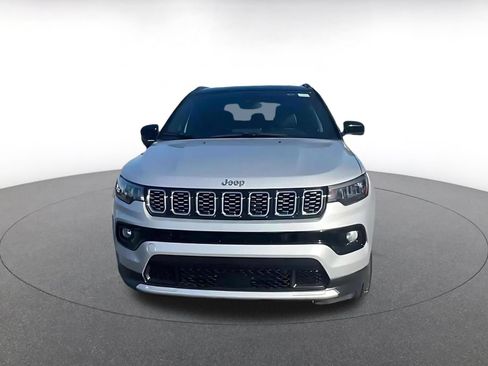 Used 2025 Jeep Compass Limited AWD/4WD image 4