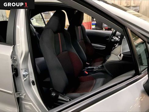 Certified 2025 Toyota Corolla SE image 9