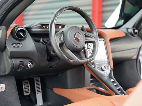 Used 2018 McLaren 720S Performance RWD image 18